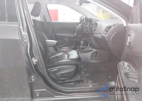 2018 Jeep Compass Limited 4X4 из США, поврежденный, VIN 3C4NJDCB1JT201899